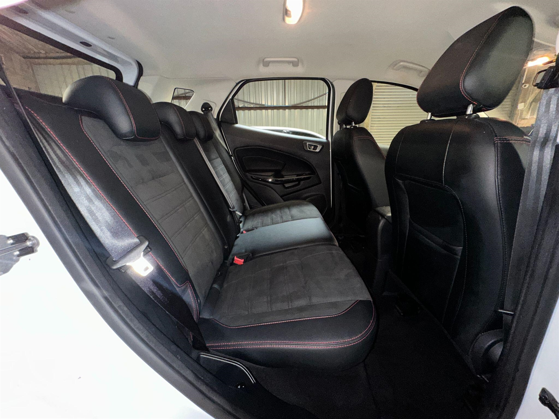 2018 Ford EcoSport thumbnail 25