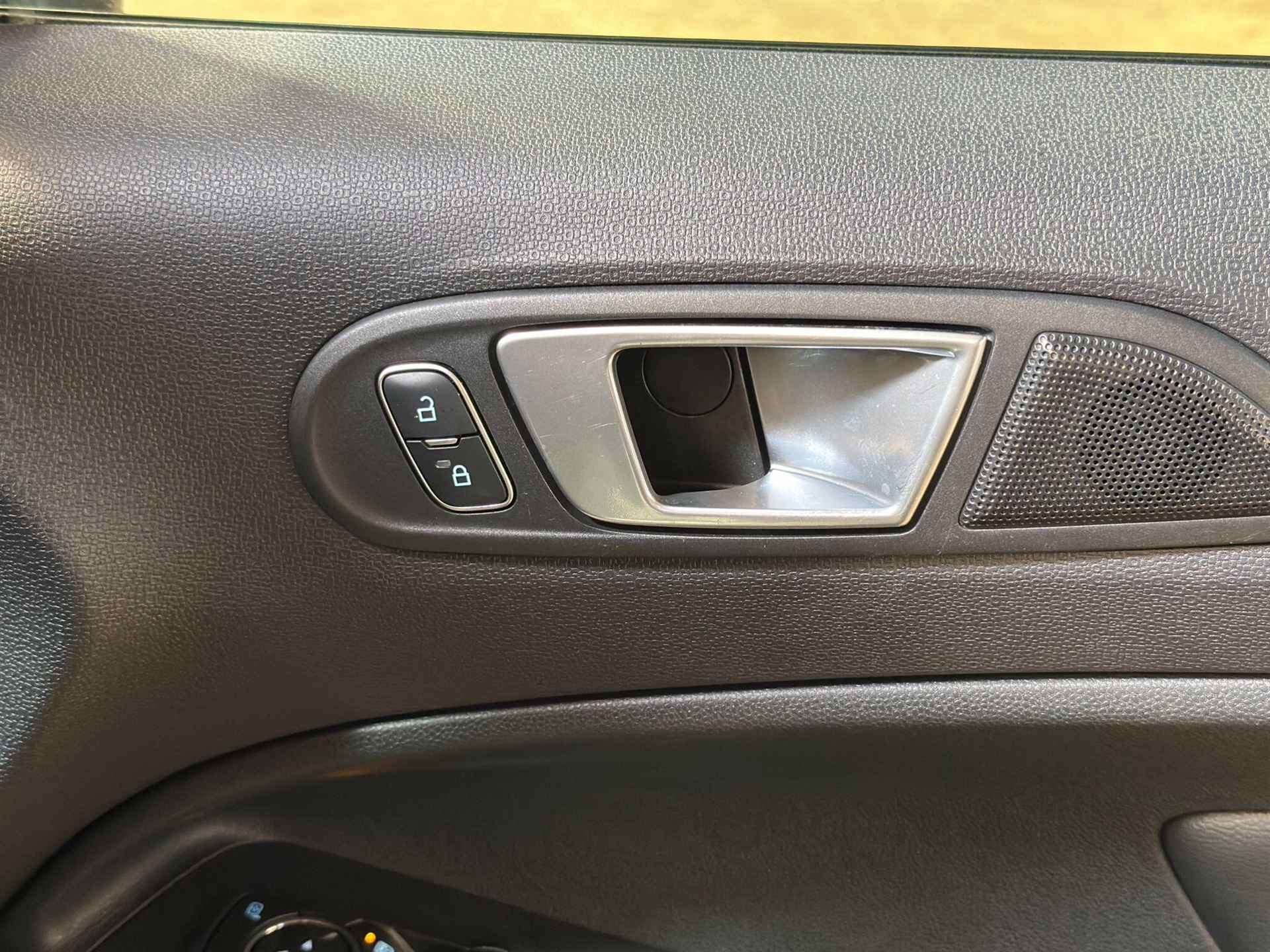 2018 Ford EcoSport thumbnail 42