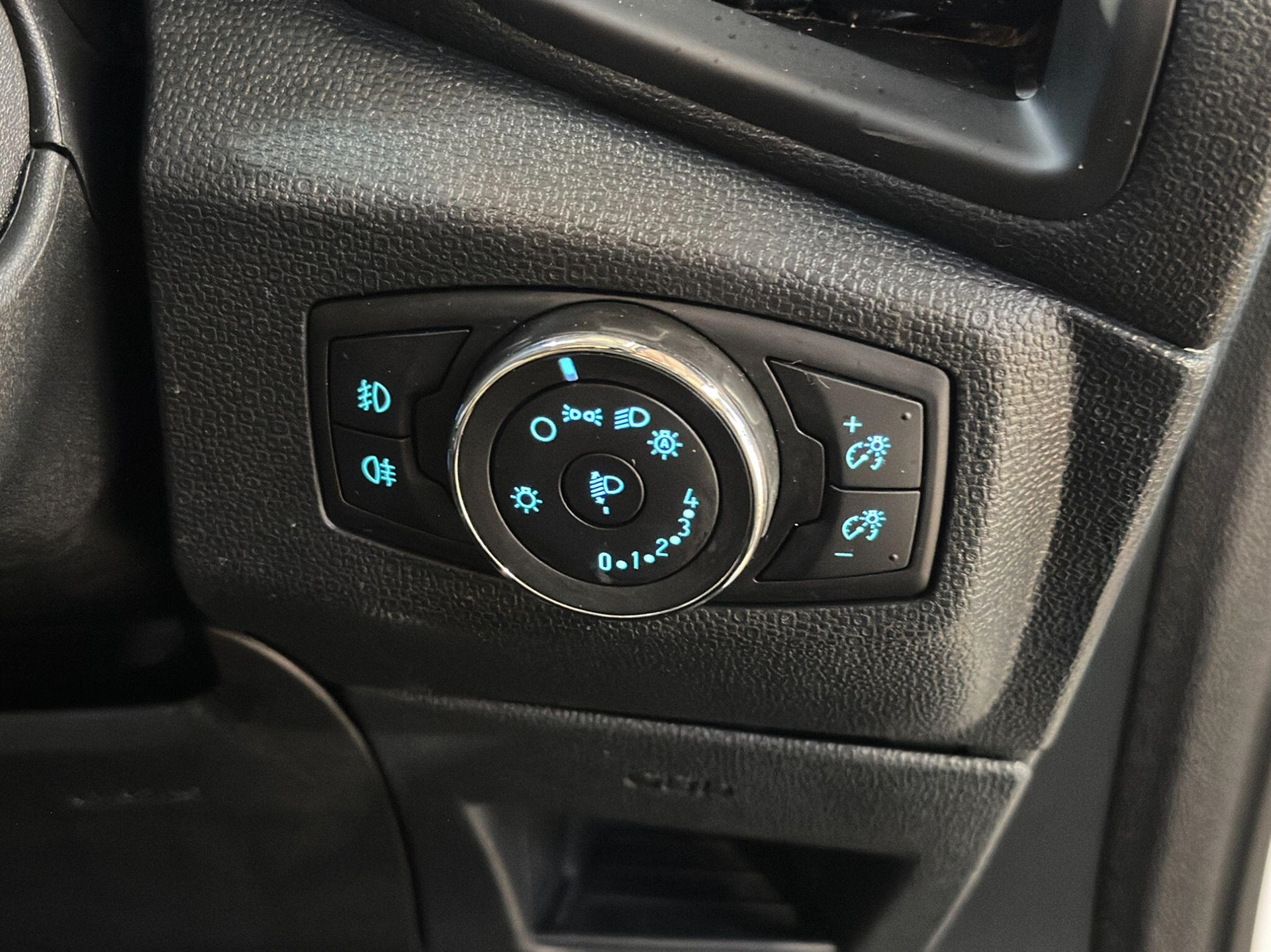 2018 Ford EcoSport thumbnail 40