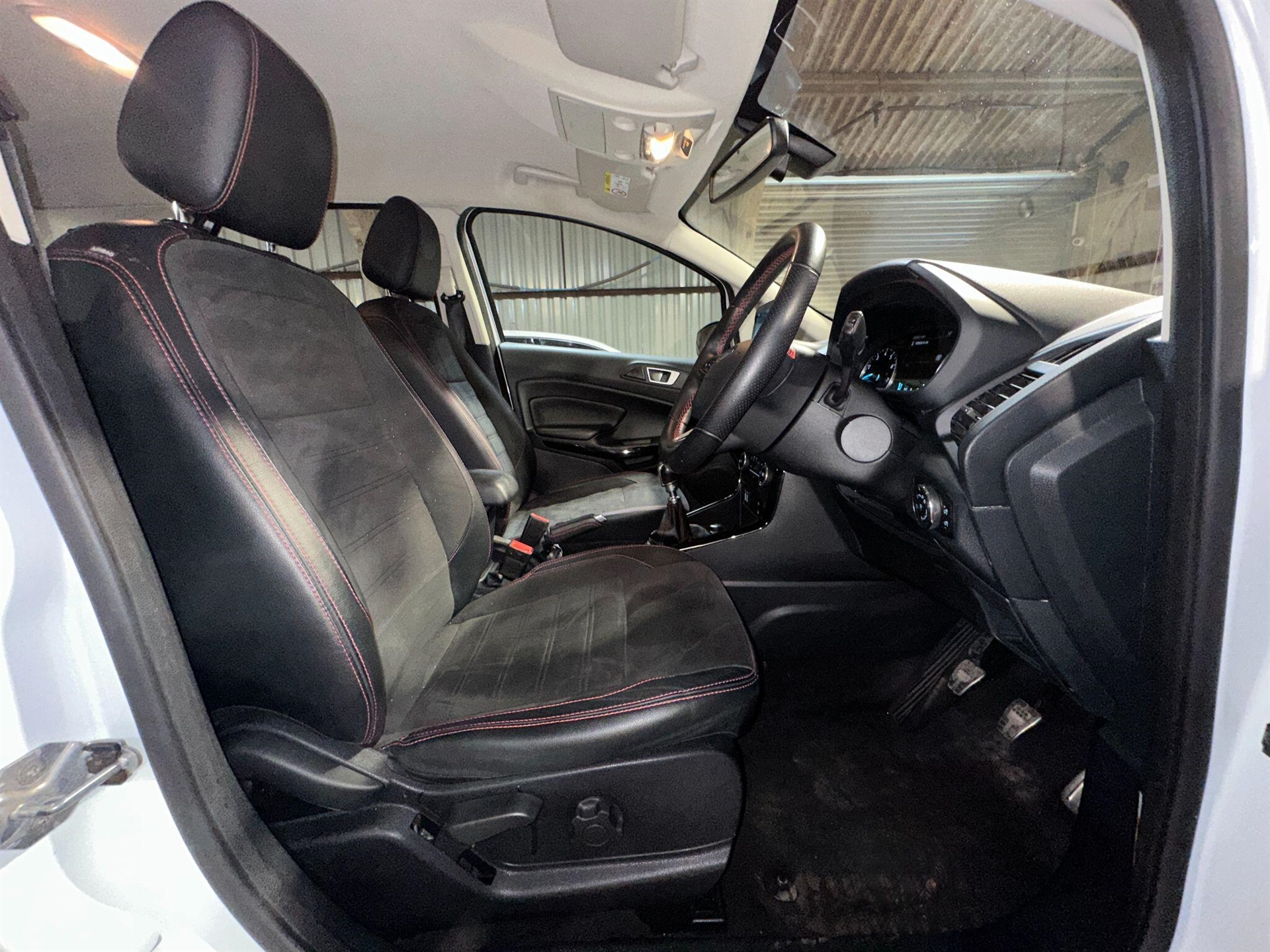 2018 Ford EcoSport thumbnail 19