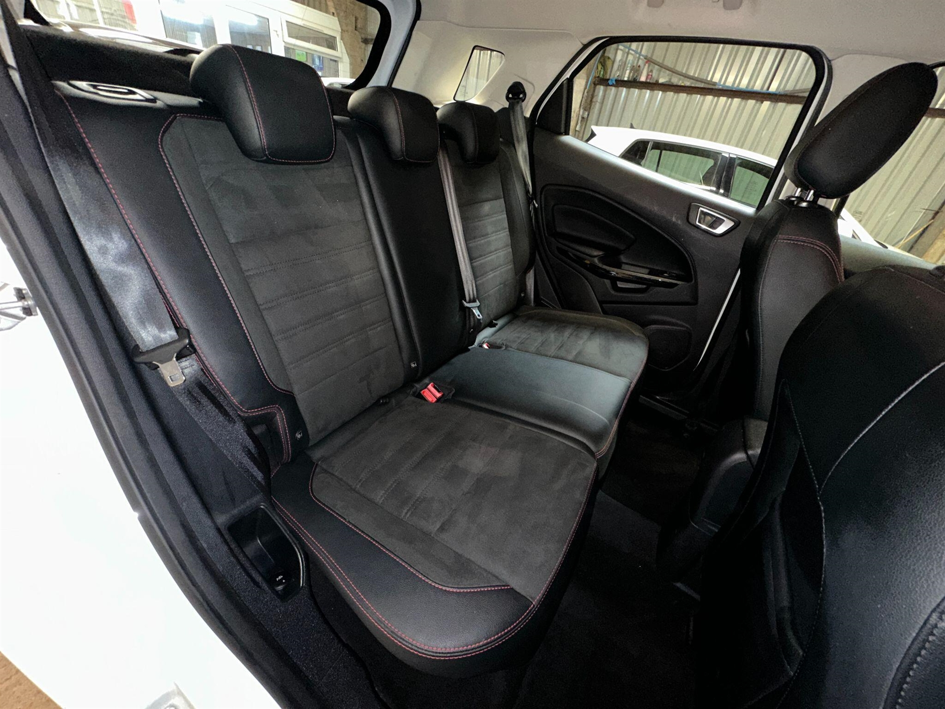 2018 Ford EcoSport thumbnail 24