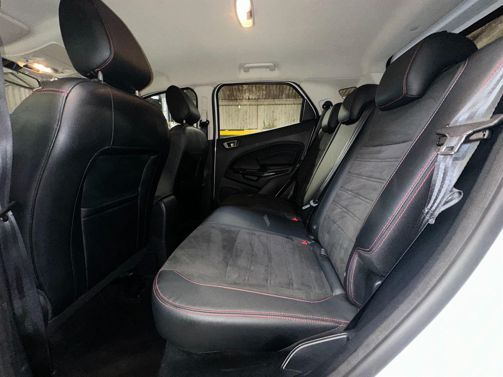 2018 Ford EcoSport thumbnail 23