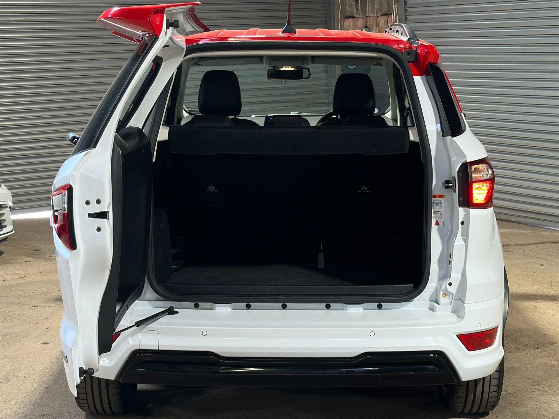 2018 Ford EcoSport thumbnail 12