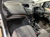 2017 Ford C-Max thumbnail 21