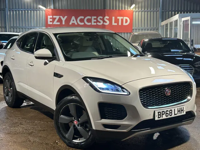 2019 Jaguar E-Pace — photo 3