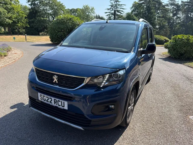 2022 Peugeot Rifter — photo 2