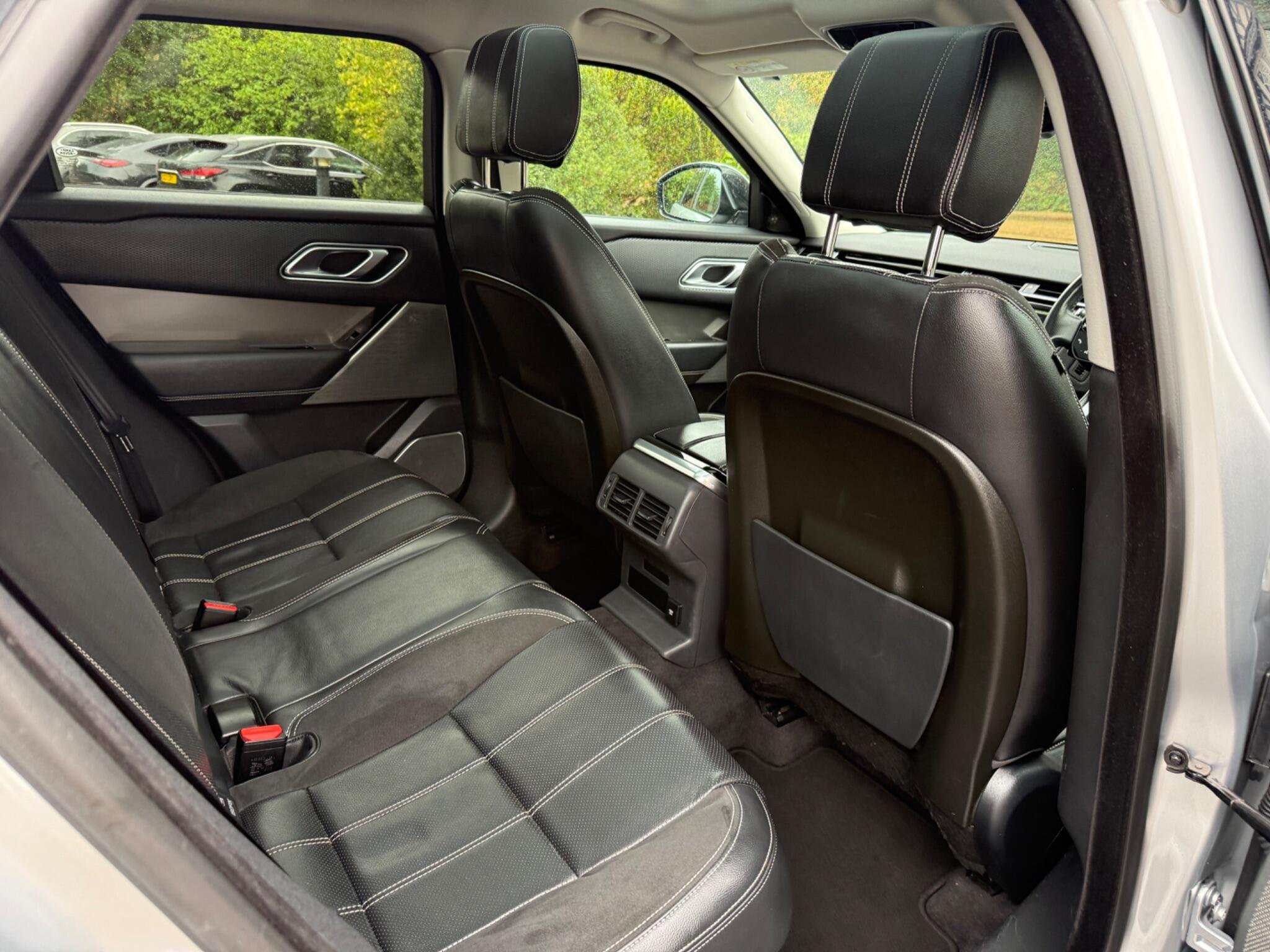 2019 Land Rover Range Rover Velar thumbnail 38