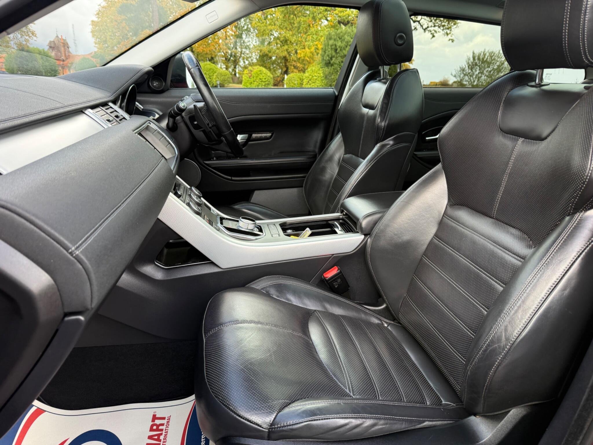 2016 Land Rover Range Rover Evoque thumbnail 27