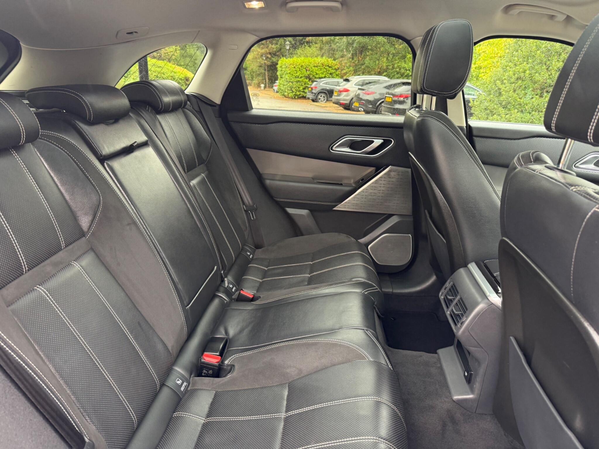 2019 Land Rover Range Rover Velar thumbnail 40