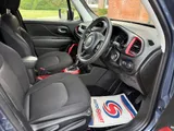 2022 Jeep Renegade thumbnail 37