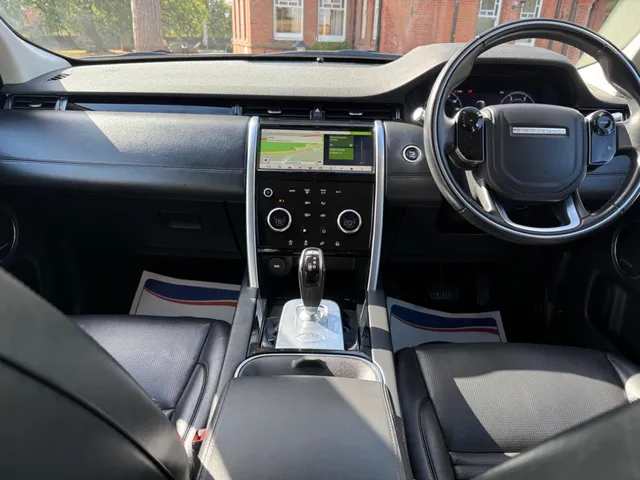 2019 Land Rover Discovery Sport — photo 3