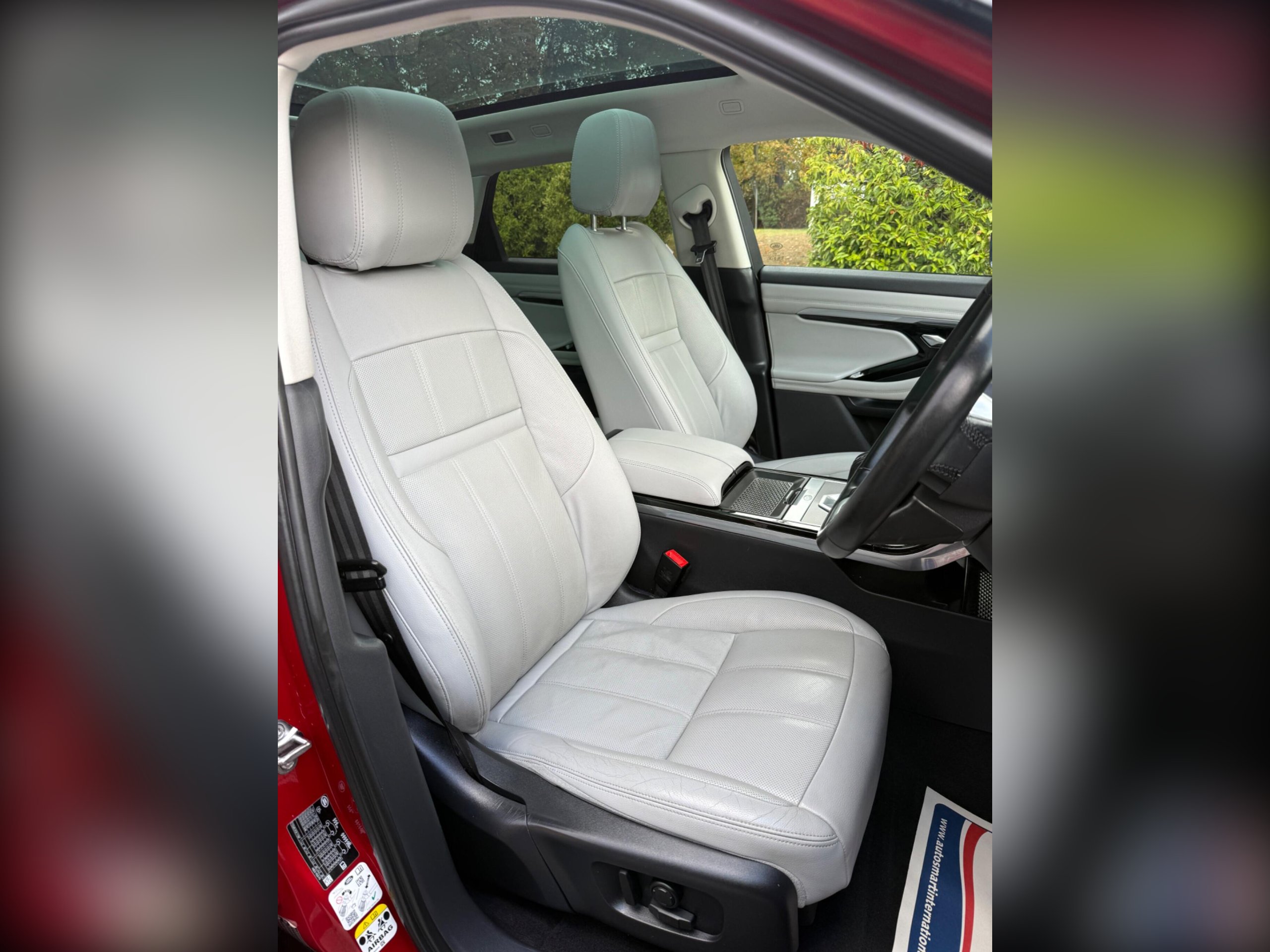 2019 Land Rover Range Rover Evoque thumbnail 35