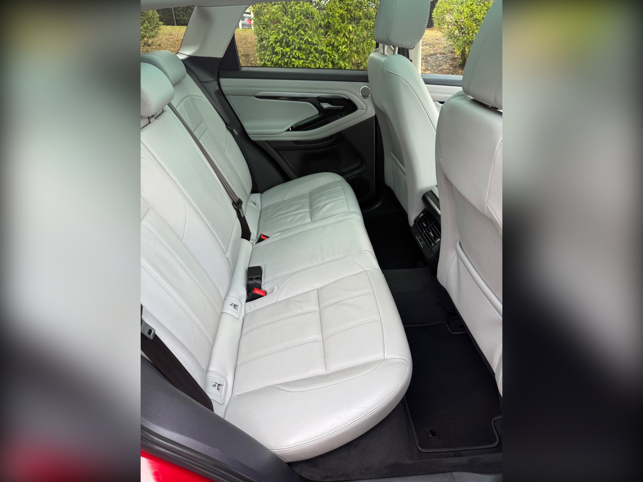 2019 Land Rover Range Rover Evoque thumbnail 39