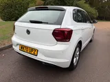 2020 Volkswagen Polo thumbnail 24