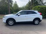 2019 Mitsubishi Eclipse Cross thumbnail 3