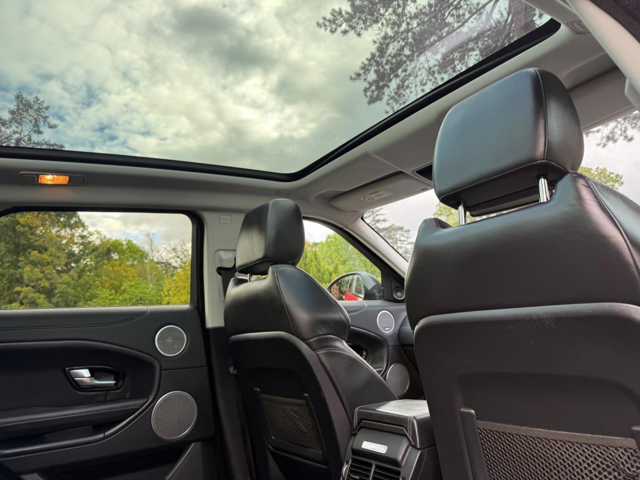 2016 Land Rover Range Rover Evoque thumbnail 47