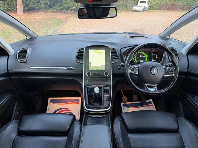 2017 Renault Scenic — photo 2