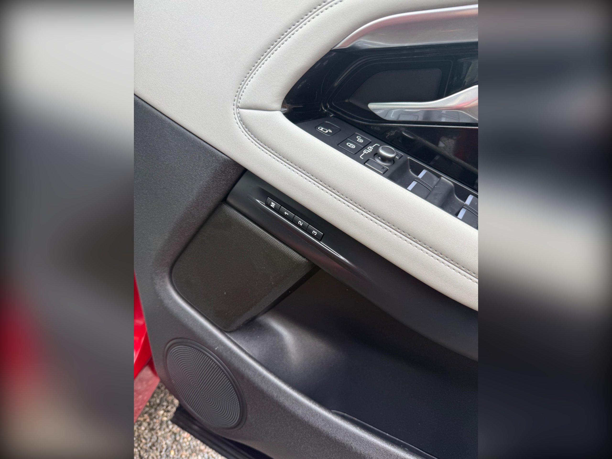 2019 Land Rover Range Rover Evoque thumbnail 36