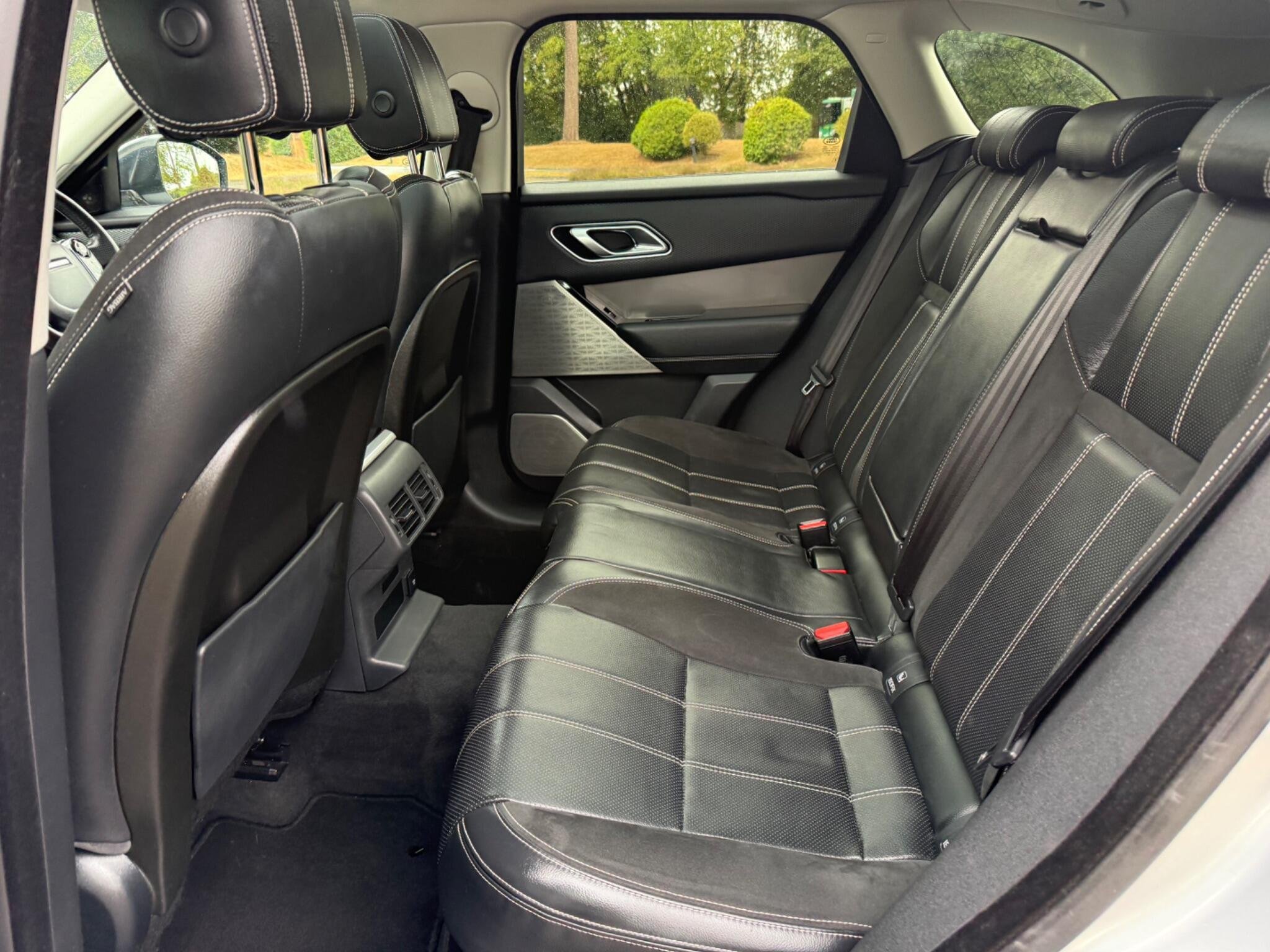 2019 Land Rover Range Rover Velar thumbnail 34