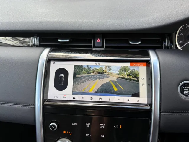 2019 Land Rover Discovery Sport — photo 4