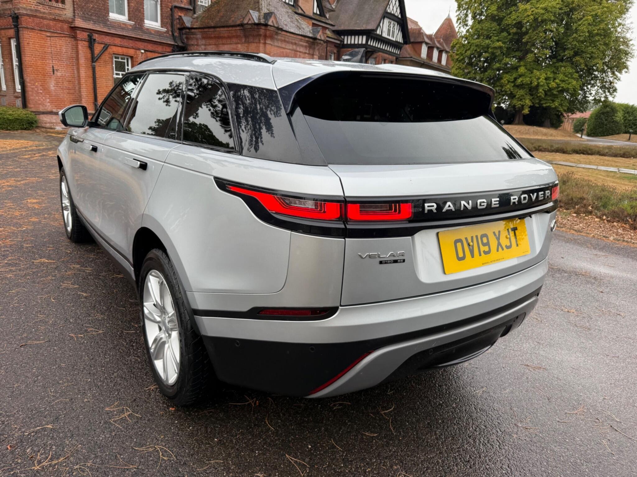 2019 Land Rover Range Rover Velar thumbnail 9