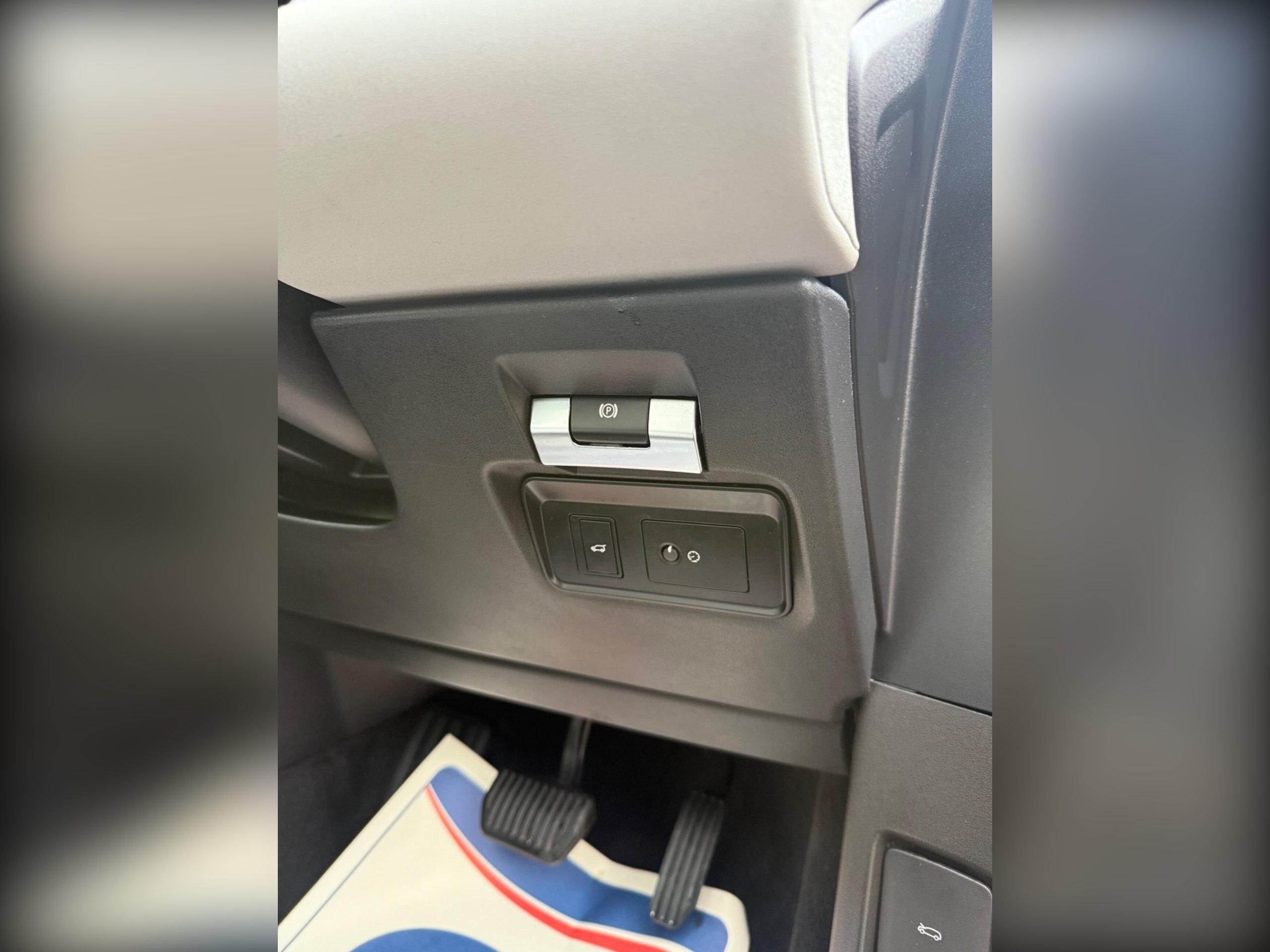 2019 Land Rover Range Rover Evoque thumbnail 61