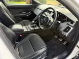 2018 Jaguar E-Pace thumbnail 37