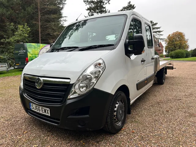 2017 Vauxhall Movano — photo 3