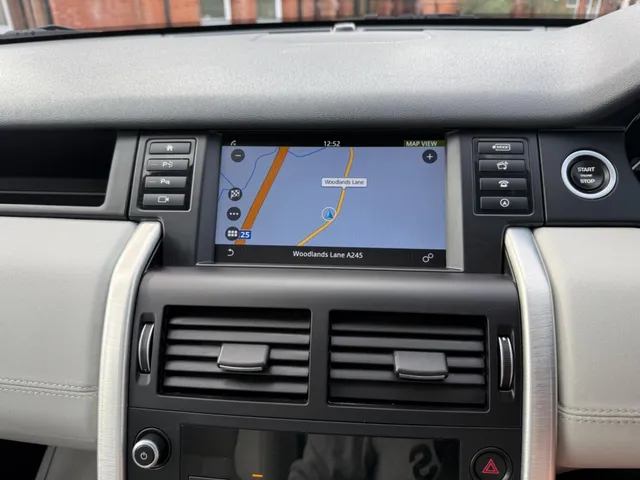 2015 Land Rover Discovery Sport — photo 4