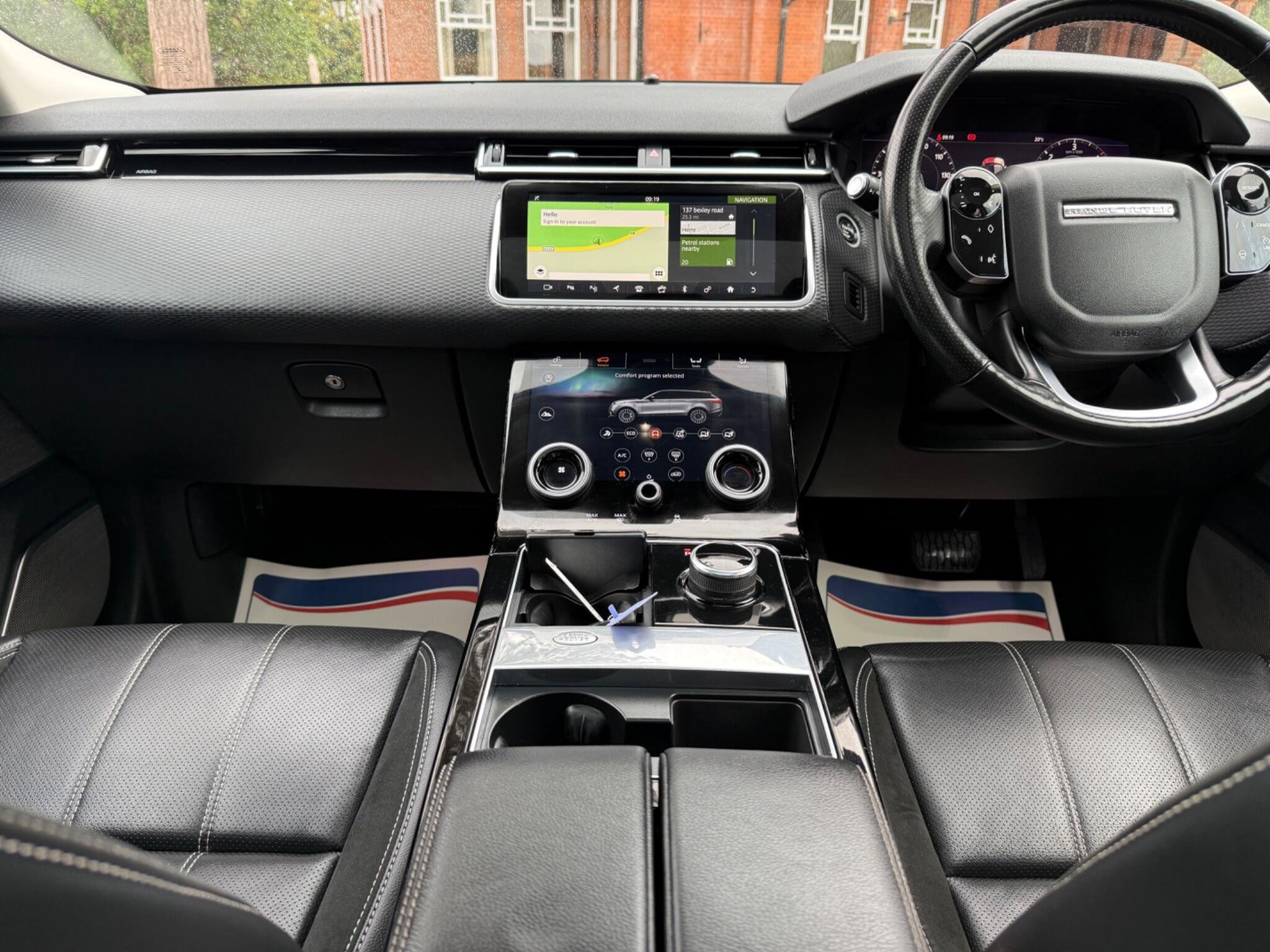 2019 Land Rover Range Rover Velar thumbnail 3