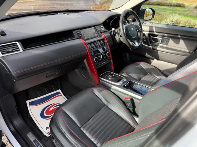2017 Land Rover Discovery Sport — photo 3