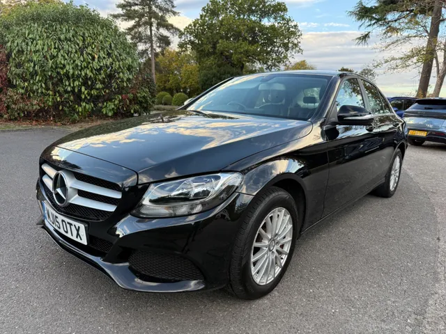 2015 Mercedes-Benz C-Class — photo 2