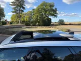 2019 Land Rover Range Rover Velar thumbnail 3