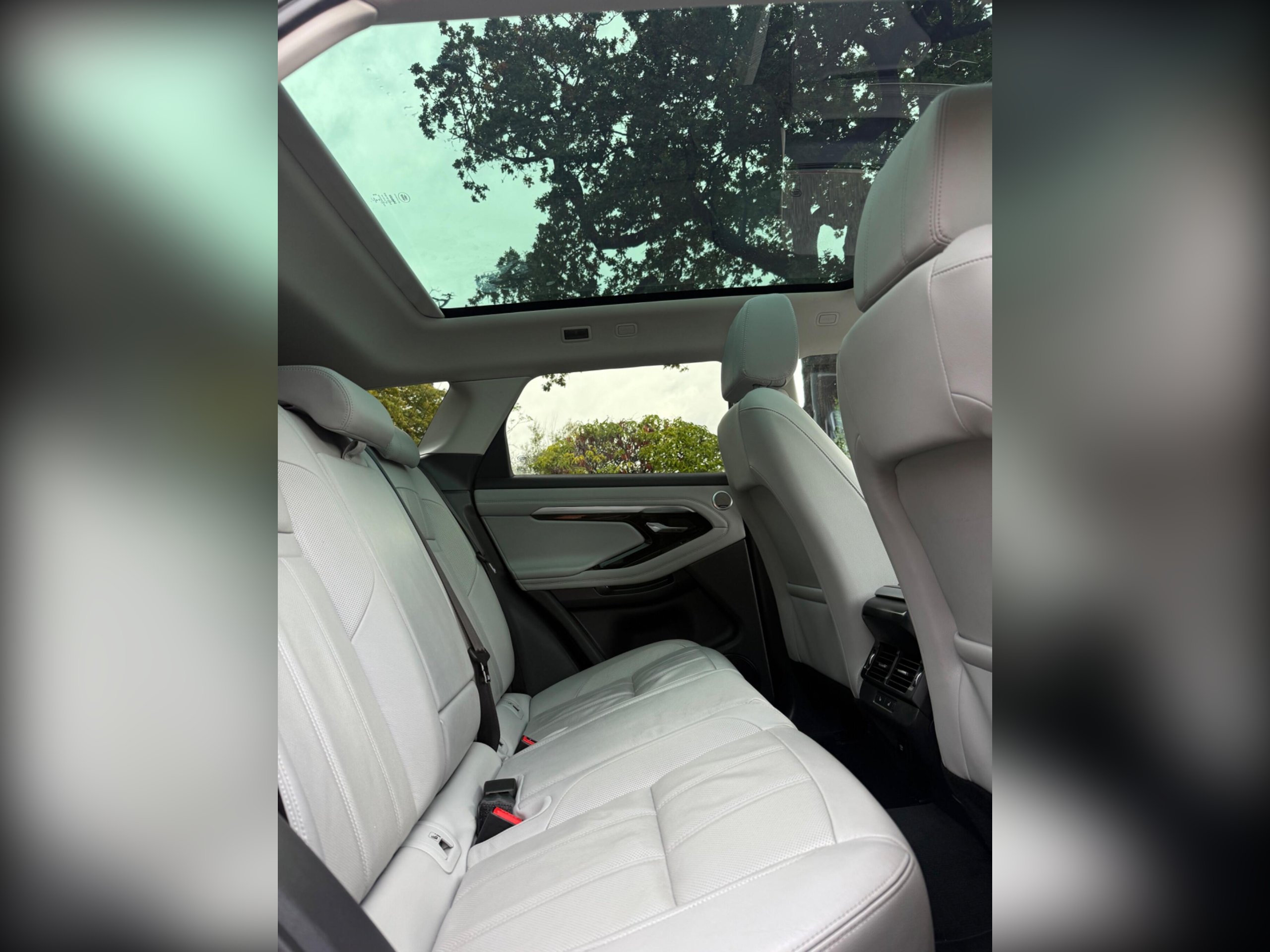 2019 Land Rover Range Rover Evoque thumbnail 43