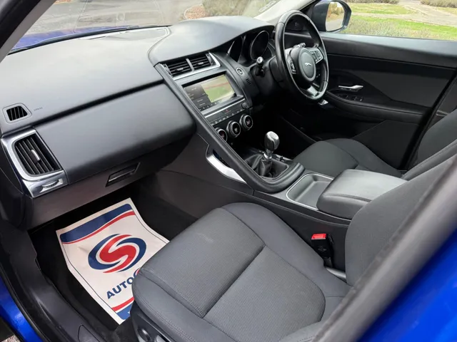 2018 Jaguar E-Pace — photo 3