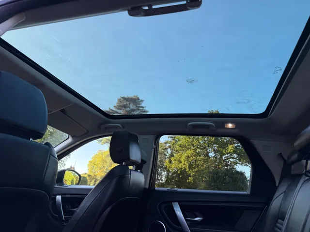 2020 Land Rover Discovery Sport — photo 3