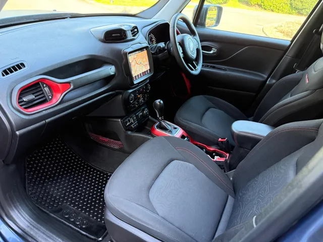 2022 Jeep Renegade — photo 3