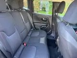 2022 Jeep Renegade thumbnail 36