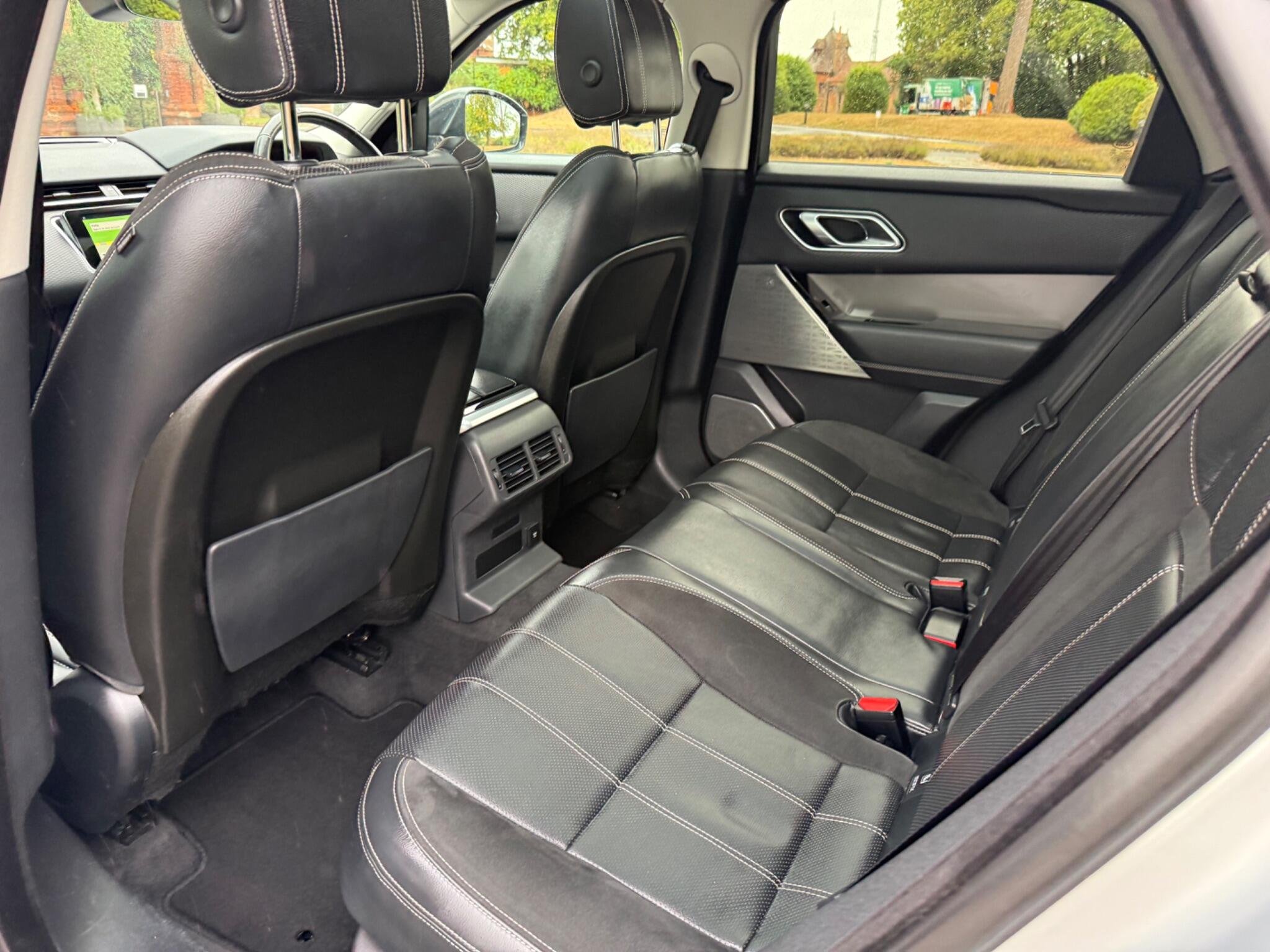 2019 Land Rover Range Rover Velar thumbnail 35