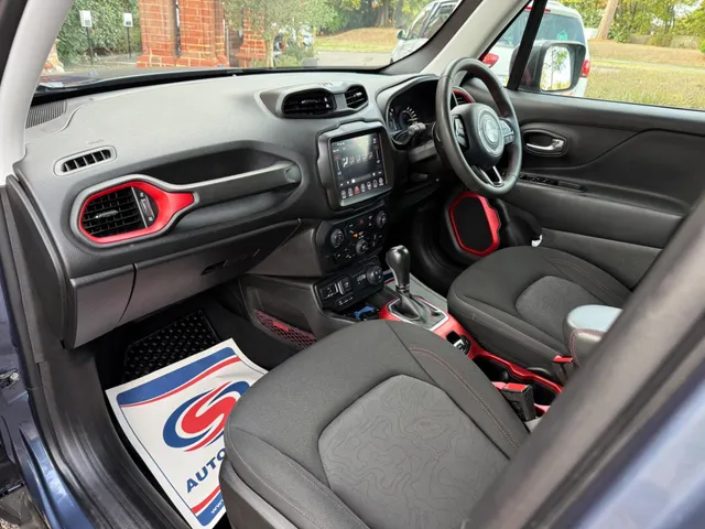 2022 Jeep Renegade — photo 3