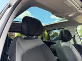 2016 Citroen C4 Picasso thumbnail 32
