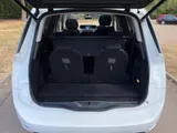 2016 Citroen C4 Picasso thumbnail 25