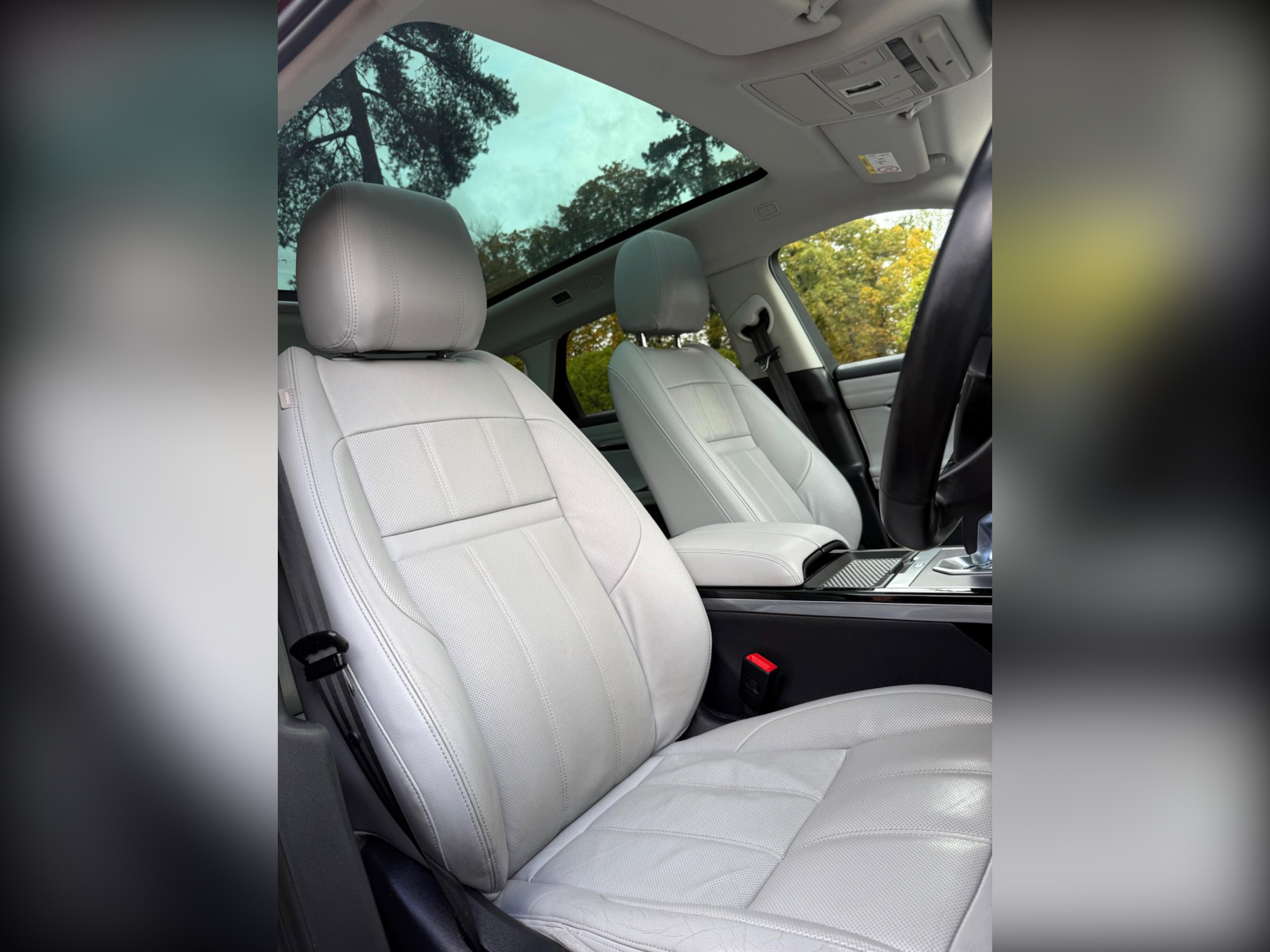 2019 Land Rover Range Rover Evoque thumbnail 34