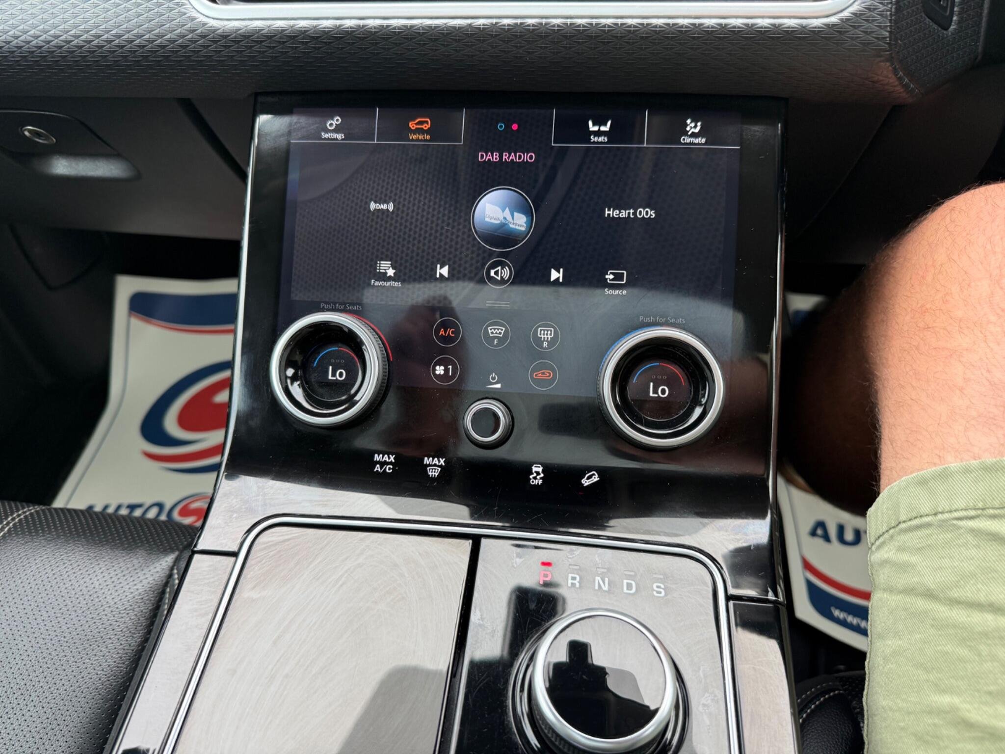 2019 Land Rover Range Rover Velar thumbnail 53