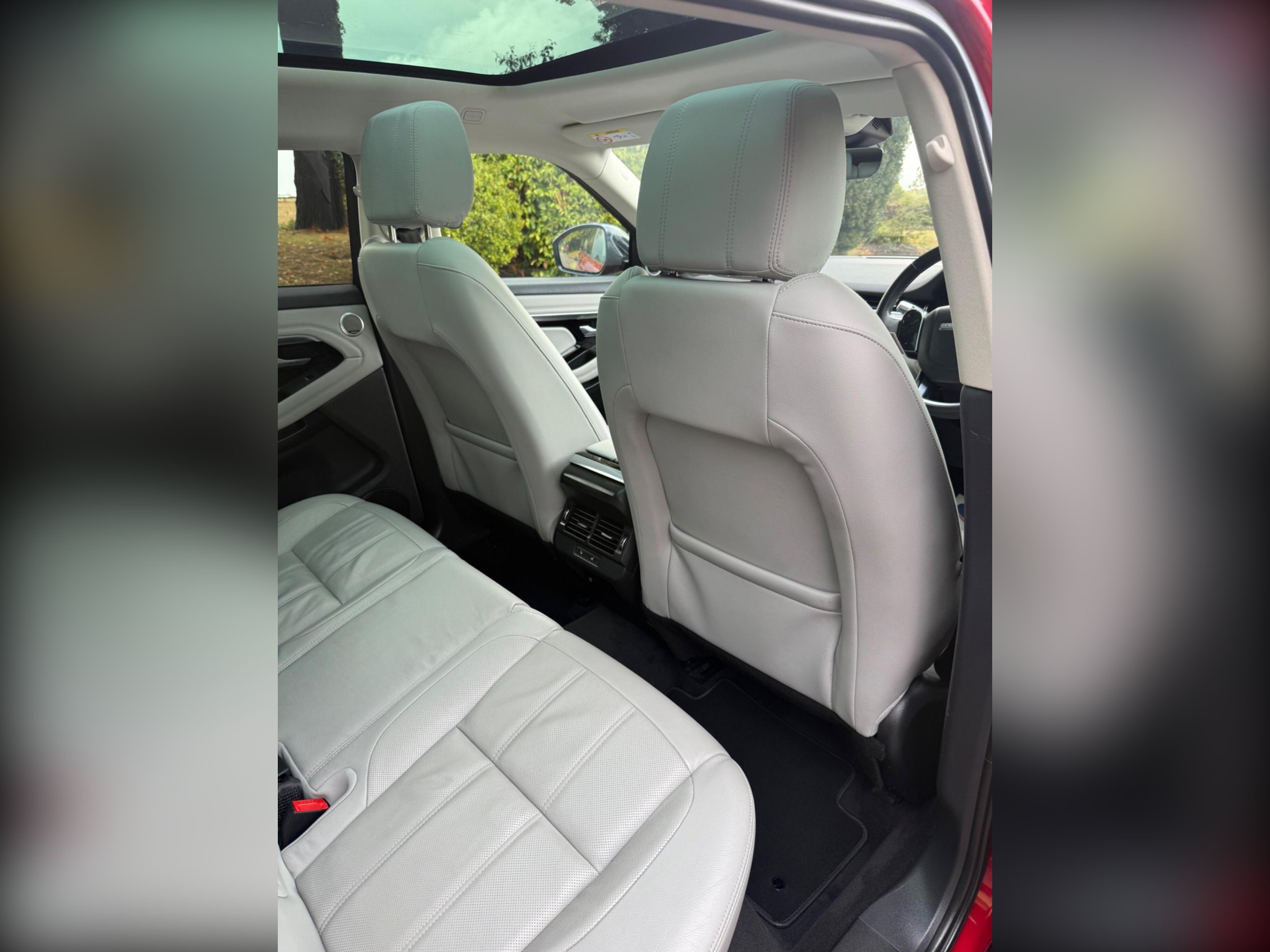 2019 Land Rover Range Rover Evoque thumbnail 44
