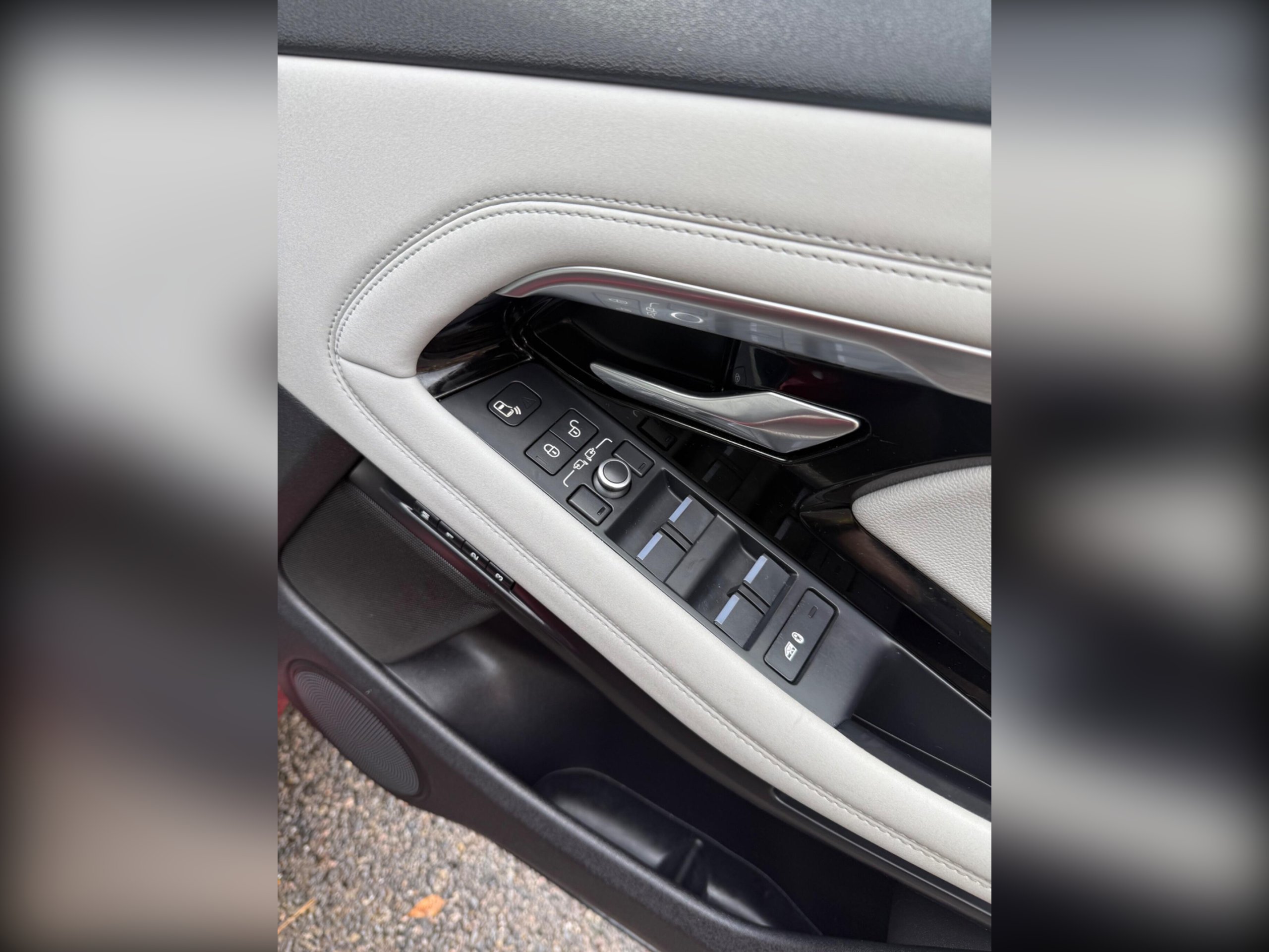 2019 Land Rover Range Rover Evoque thumbnail 41