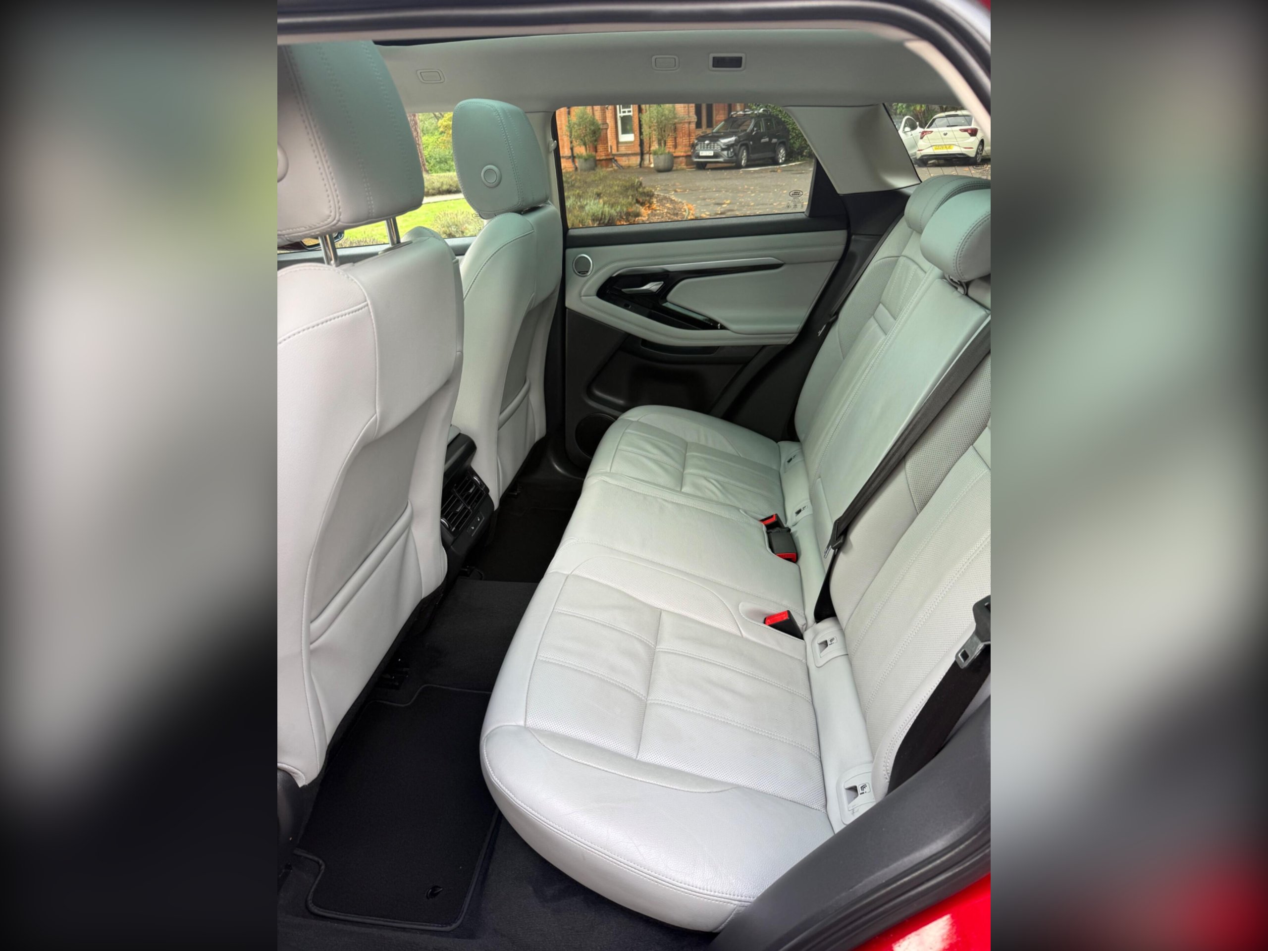 2019 Land Rover Range Rover Evoque thumbnail 51
