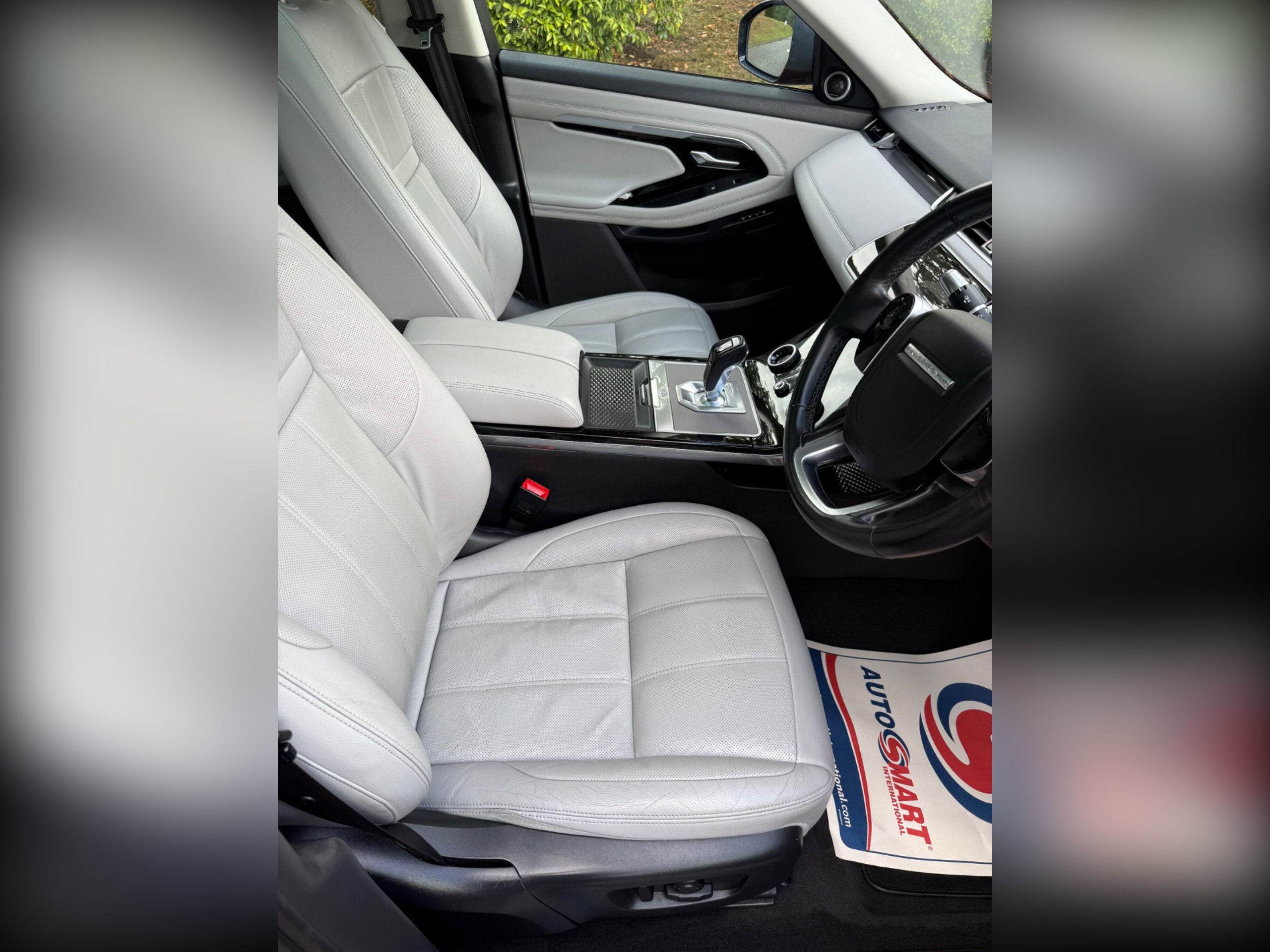 2019 Land Rover Range Rover Evoque thumbnail 33