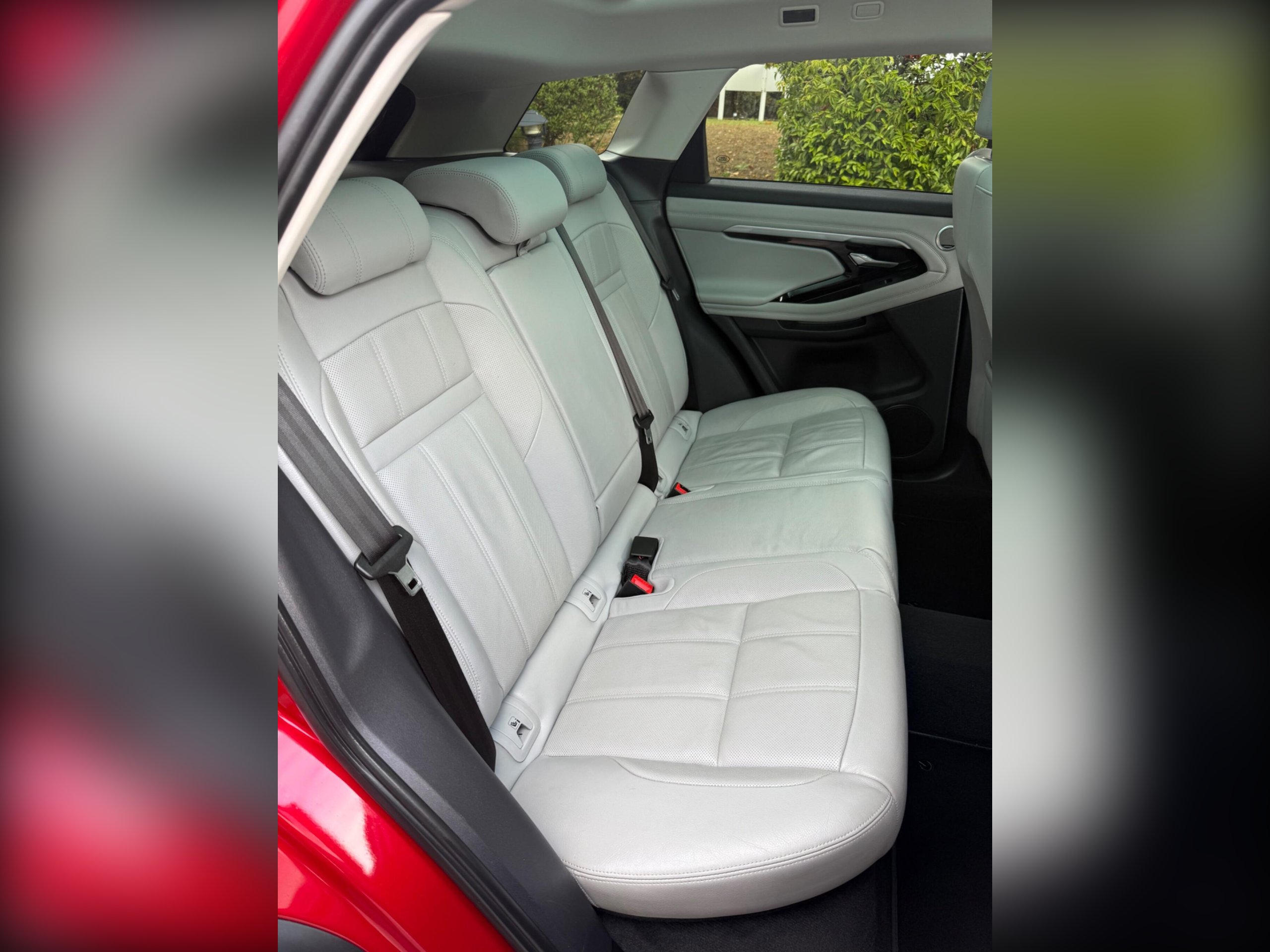 2019 Land Rover Range Rover Evoque thumbnail 40