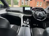2021 Peugeot 5008 thumbnail 3
